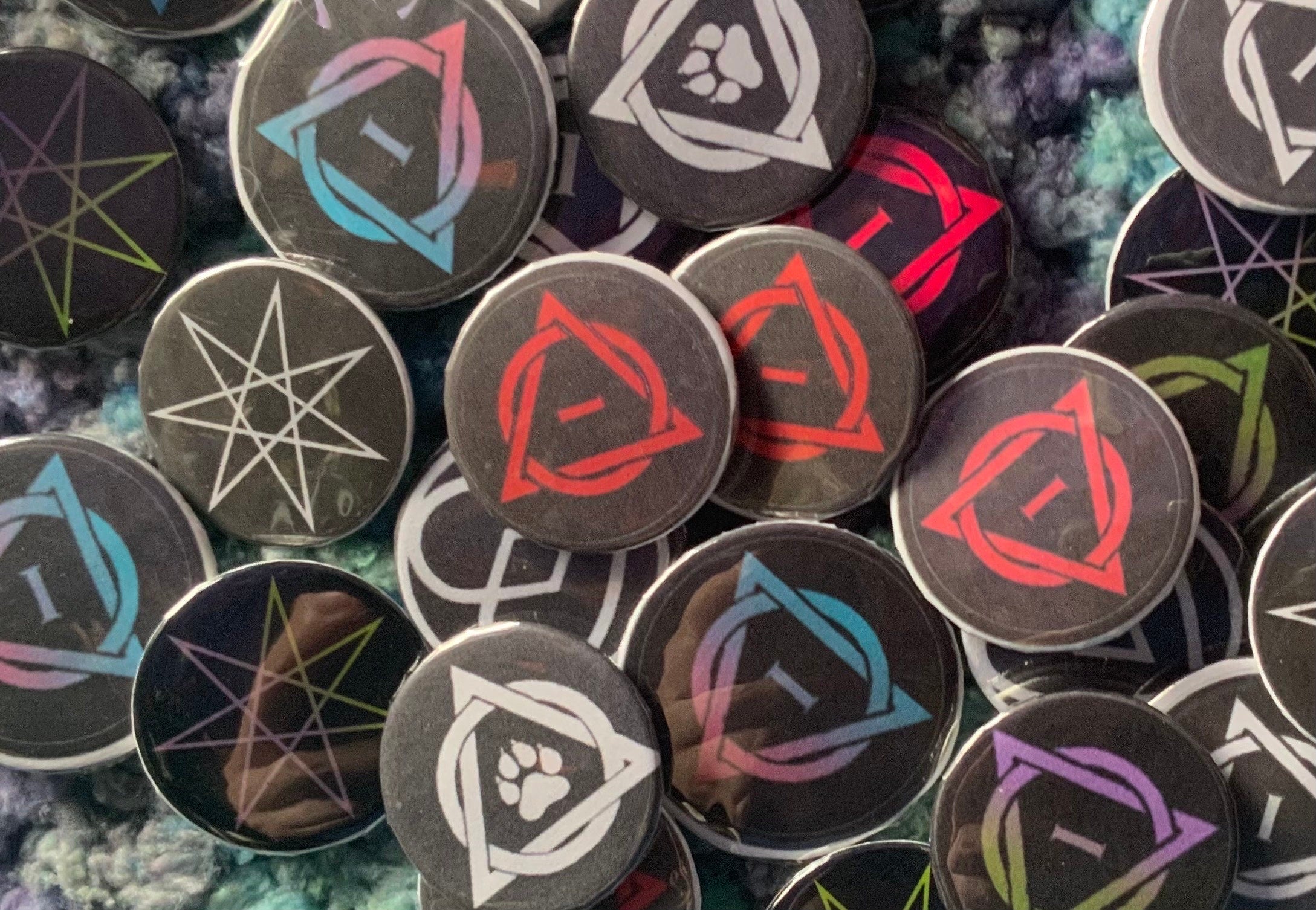 32mm Therian Otherkin  Otherhearted Alterhuman  Pin Button Badges